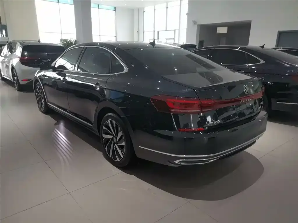 Volkswagen Passat 2024 из CN, фото 5