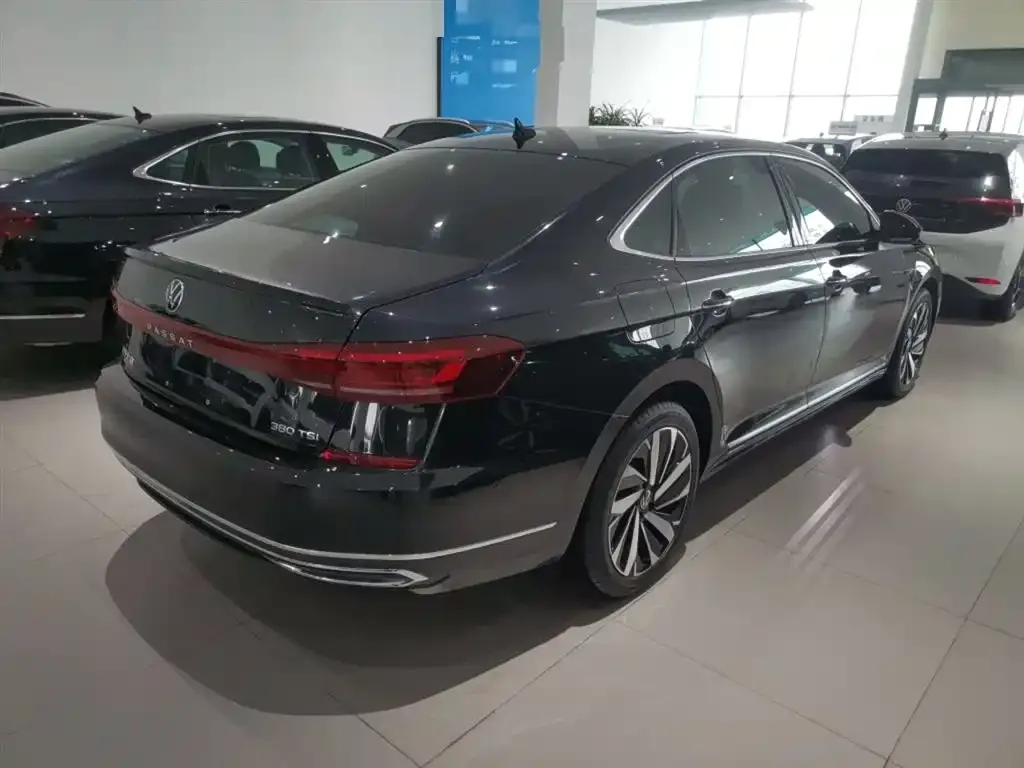 Volkswagen Passat 2024 из CN, фото 7