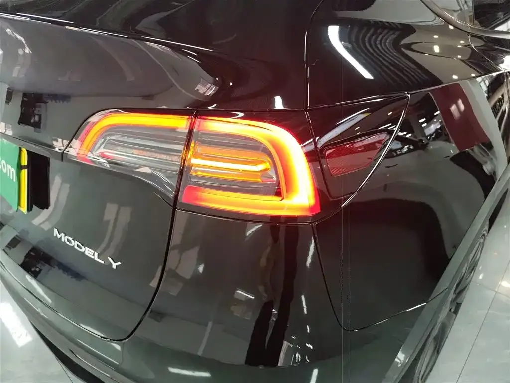 Tesla Model Y 2023 из CN, фото 8