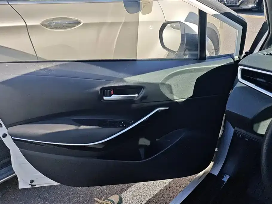 Toyota Corolla 2023 из CN, фото 7