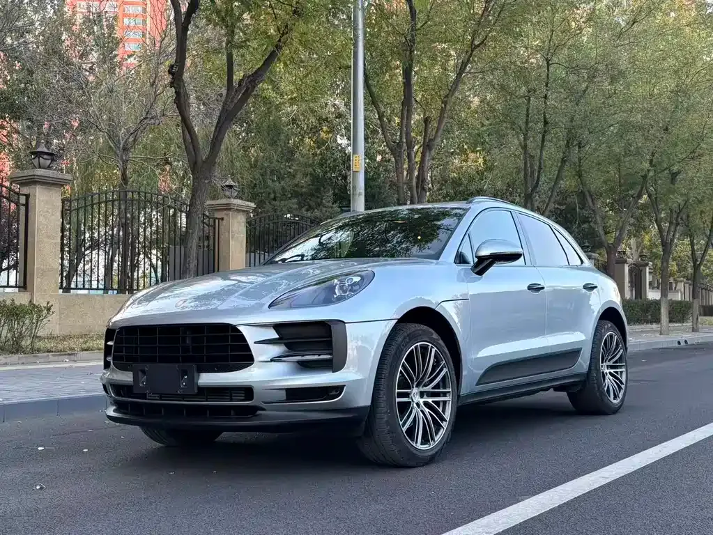 Porsche Macan — фото 1