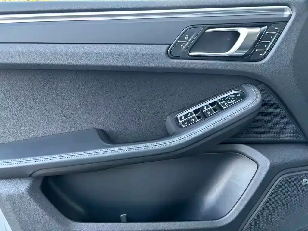 Porsche Macan — фото 8