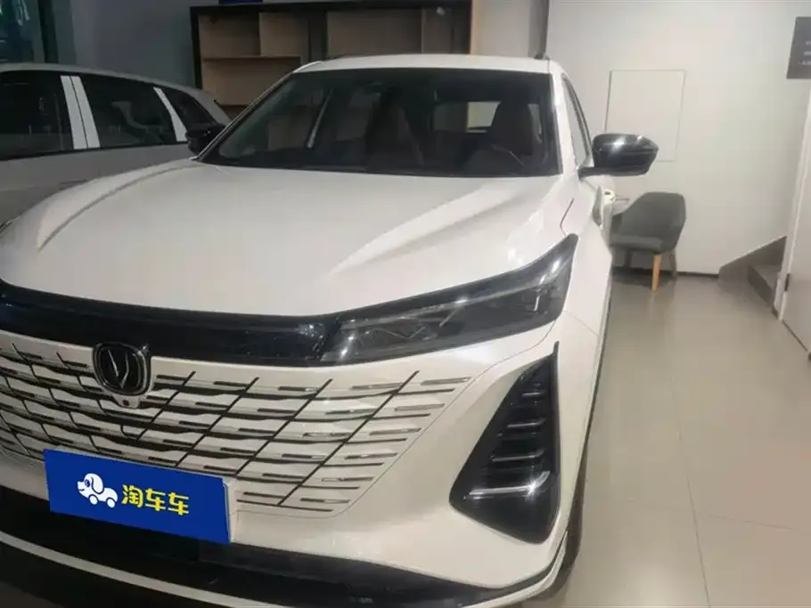 Changan CS75PLUS — фото 1