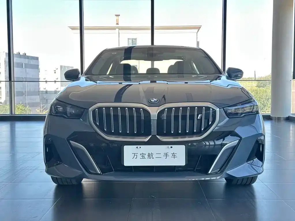 BMW i5 — фото 7