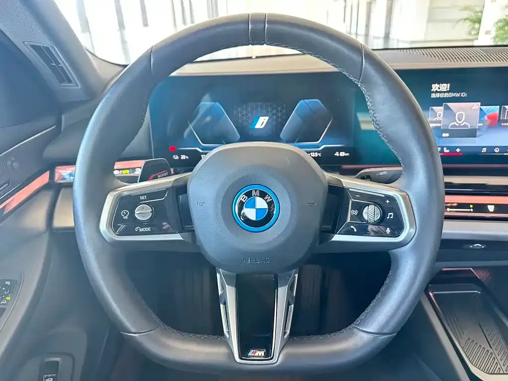 BMW i5 — фото 9