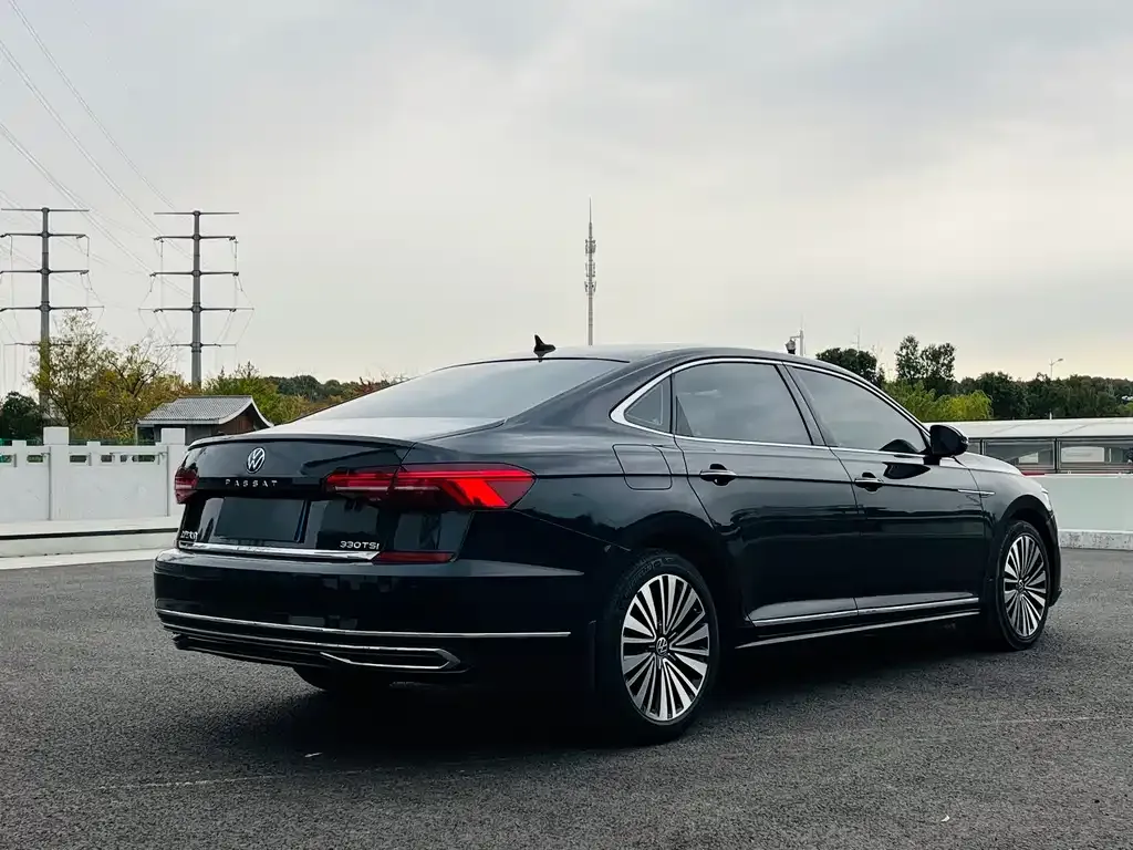 Volkswagen Passat — фото 7