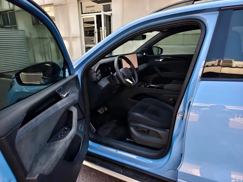 Volkswagen Tiguan L 2024 из CN, фото 5