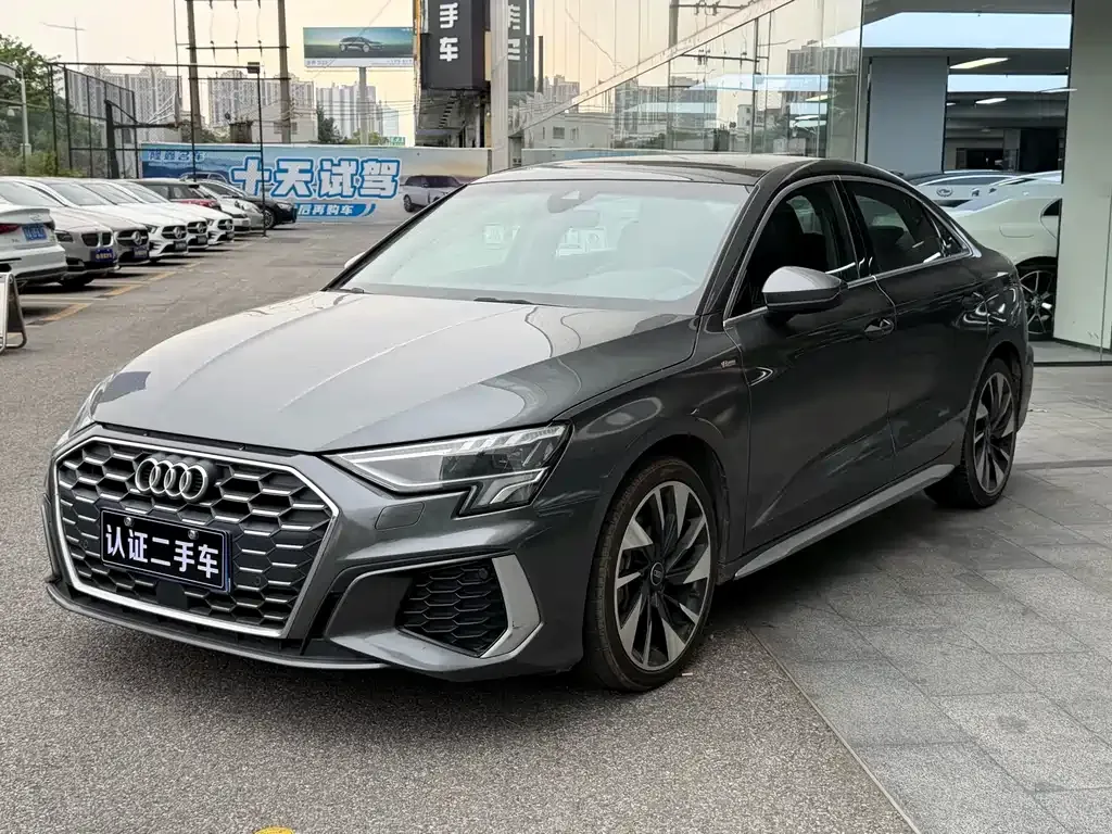 Audi A3 2023 из CN, фото 1