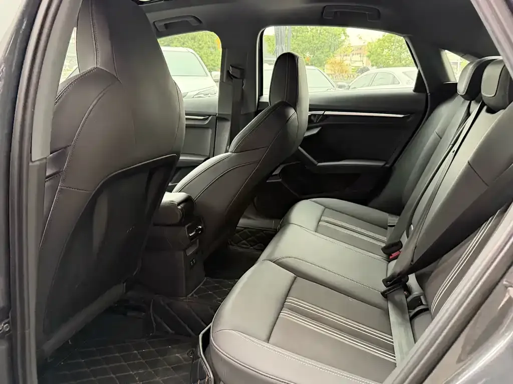 Audi A3 2023 из CN, фото 7