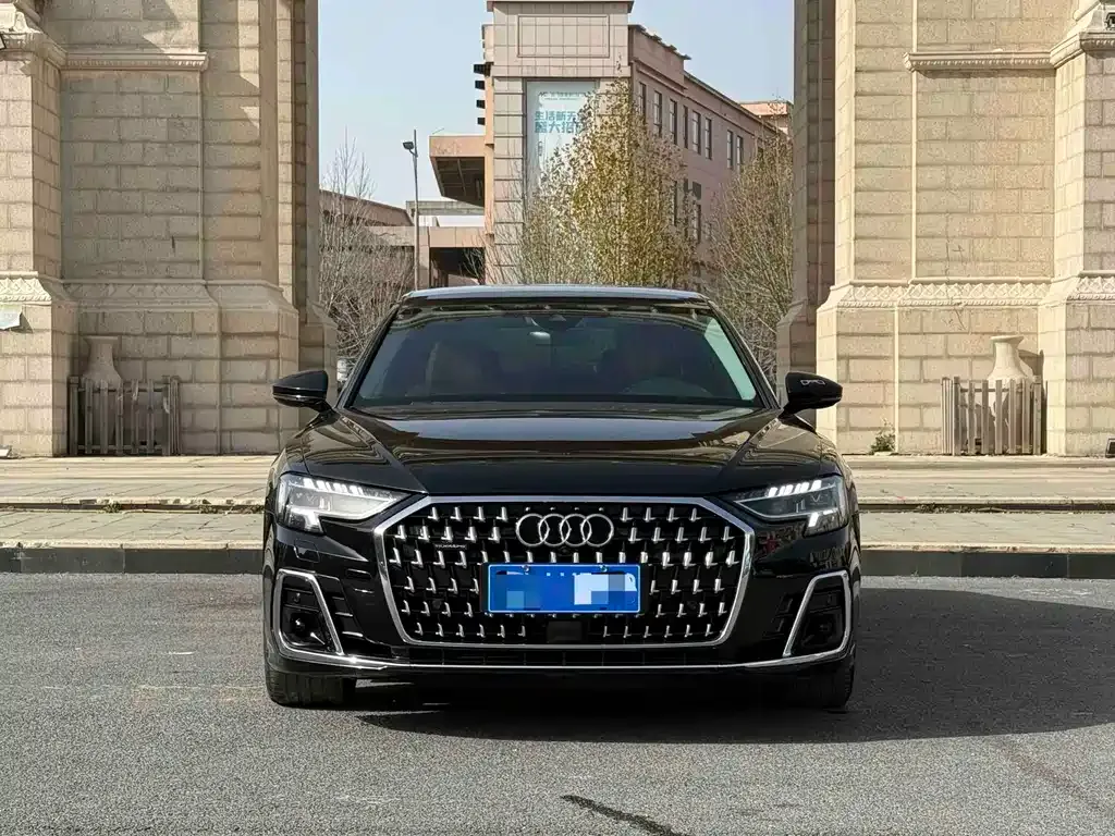 Audi A8 — фото 5