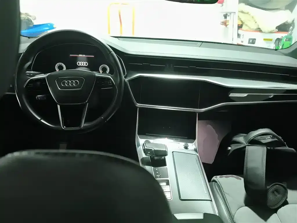 Audi A6L 2023 из CN, фото 10