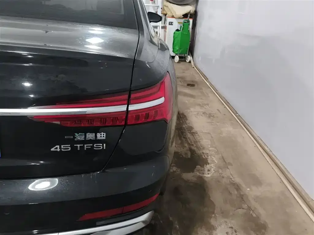 Audi A6L 2023 из CN, фото 8