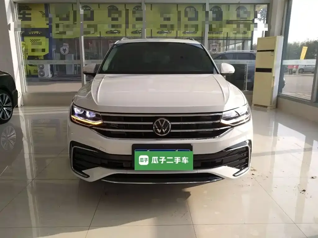 Volkswagen Tiguan L — фото 3