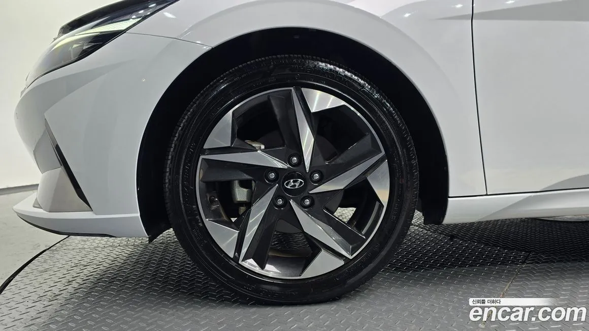 Hyundai AVANTE — фото 5