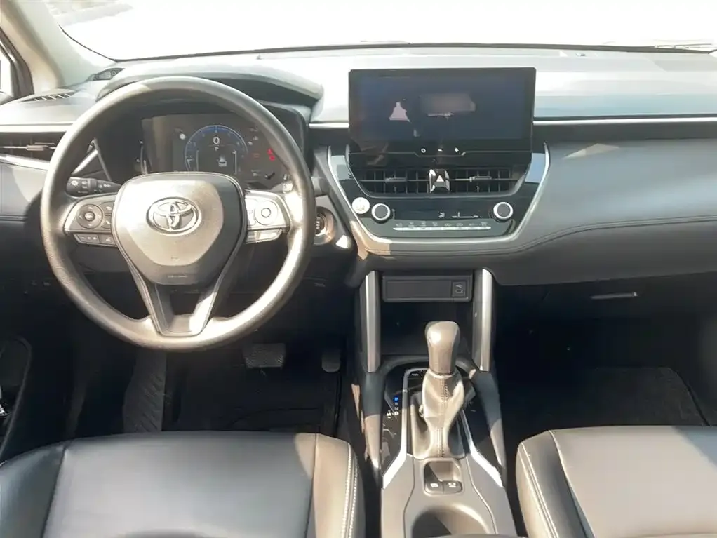 Toyota Corolla Cross — фото 10