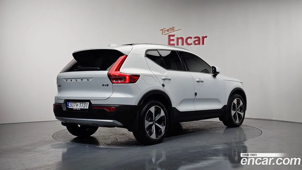 Volvo XC40 — фото 2