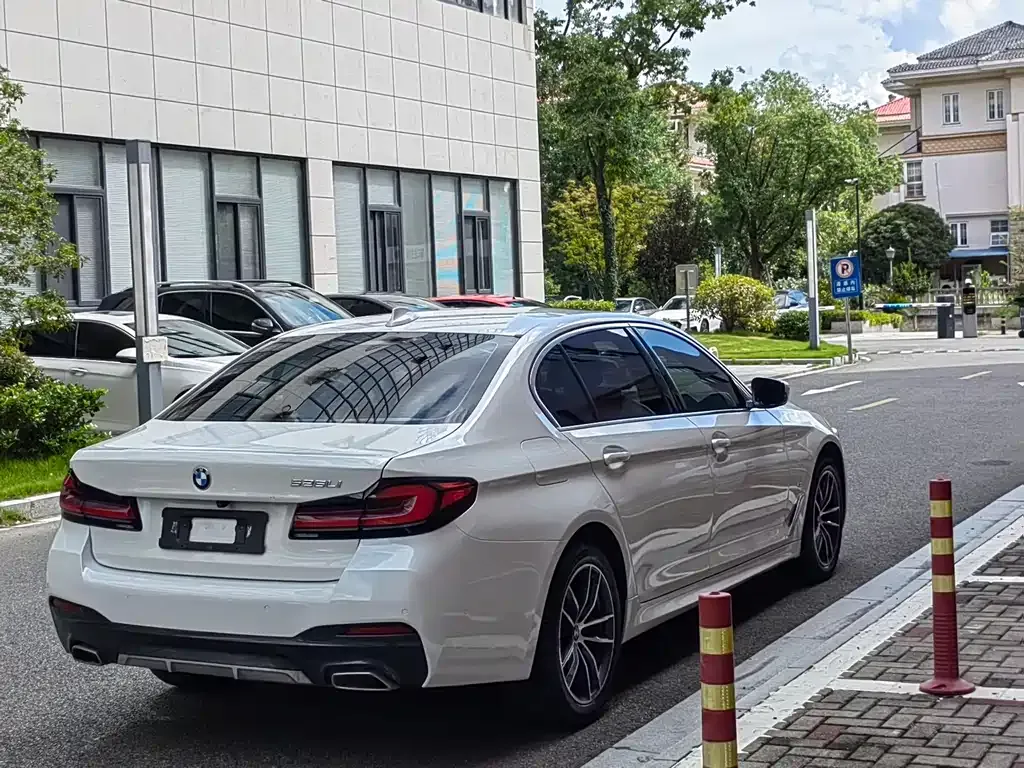 BMW 5 Series — фото 10