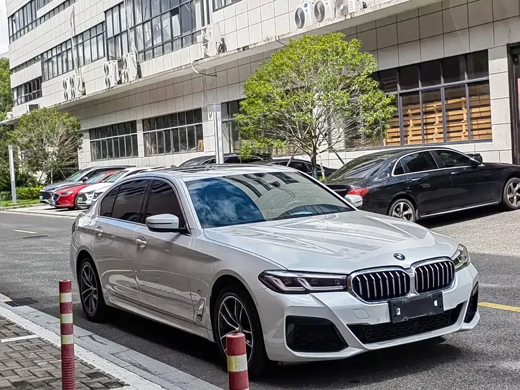 BMW 5 Series — фото 3