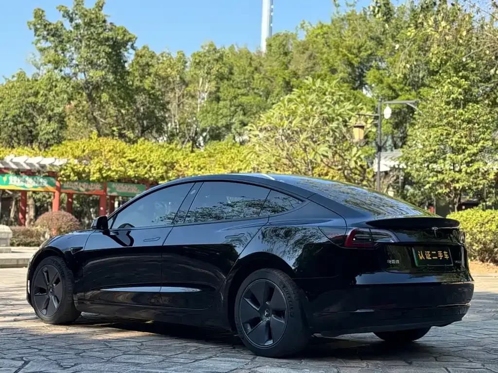 Tesla Model 3 — фото 6