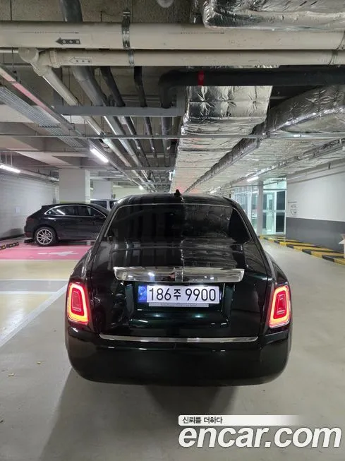 Rolls-Royce Phantom 2023 из KR, фото 5