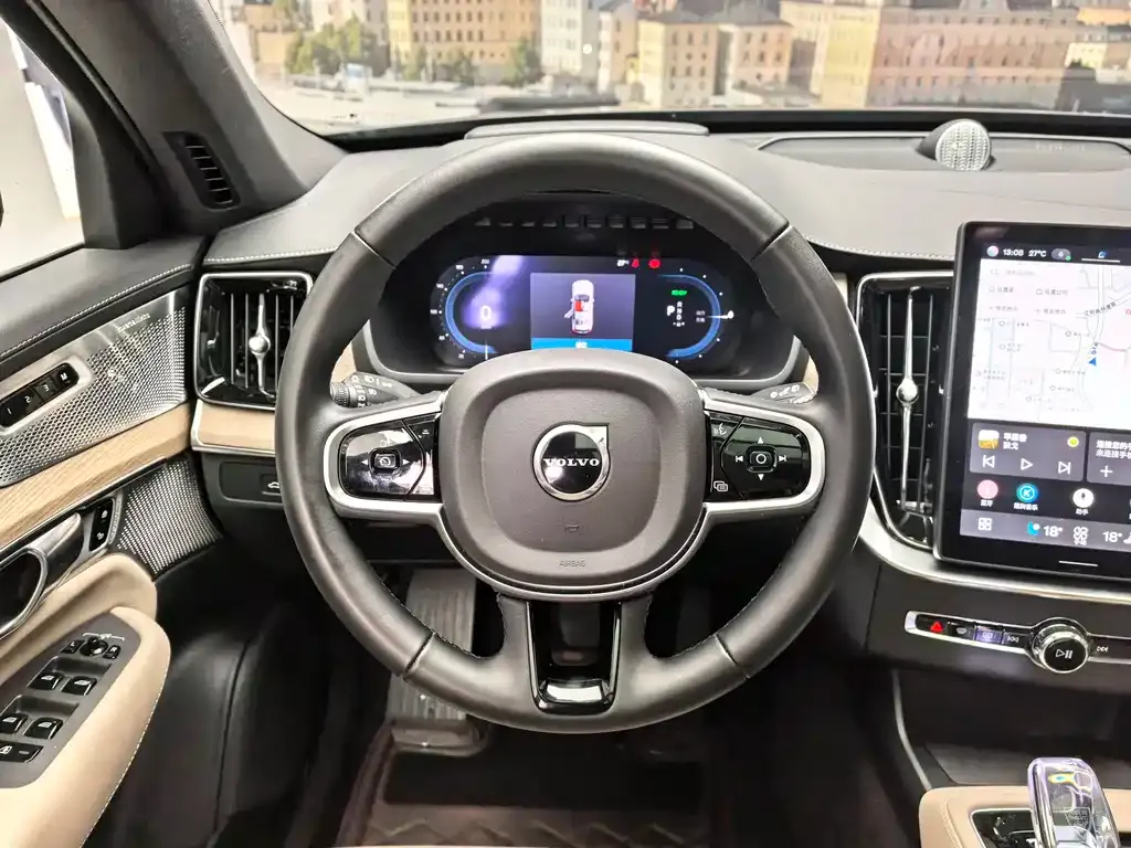 Volvo XC90 PHEV — фото 4