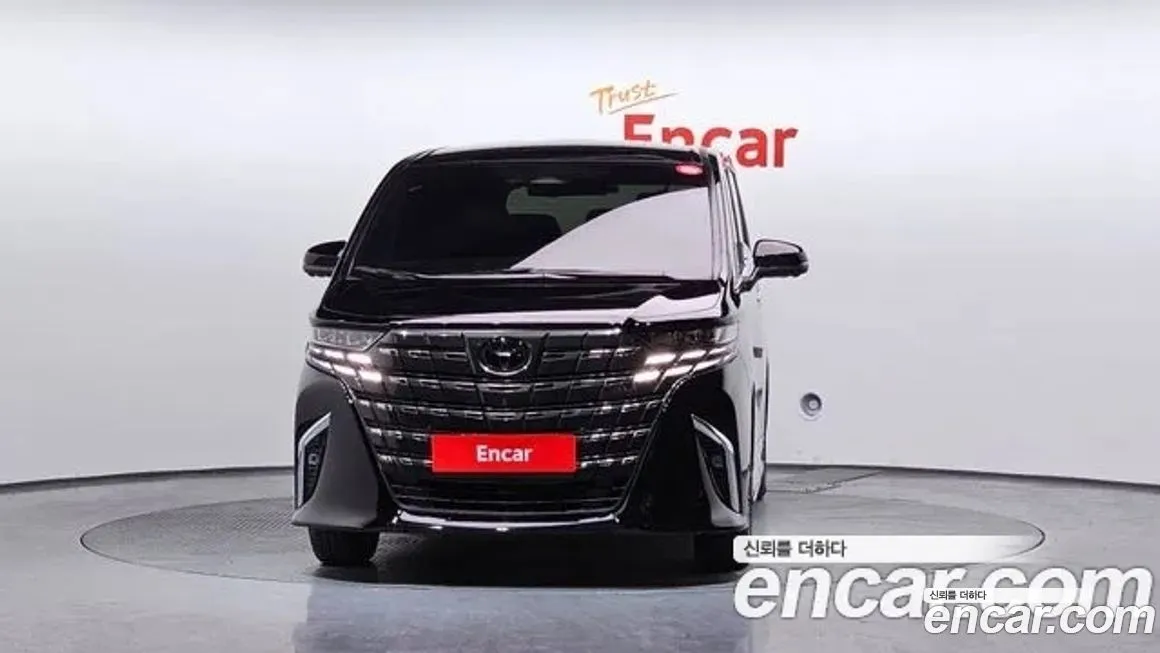 Toyota Alphard — фото 3
