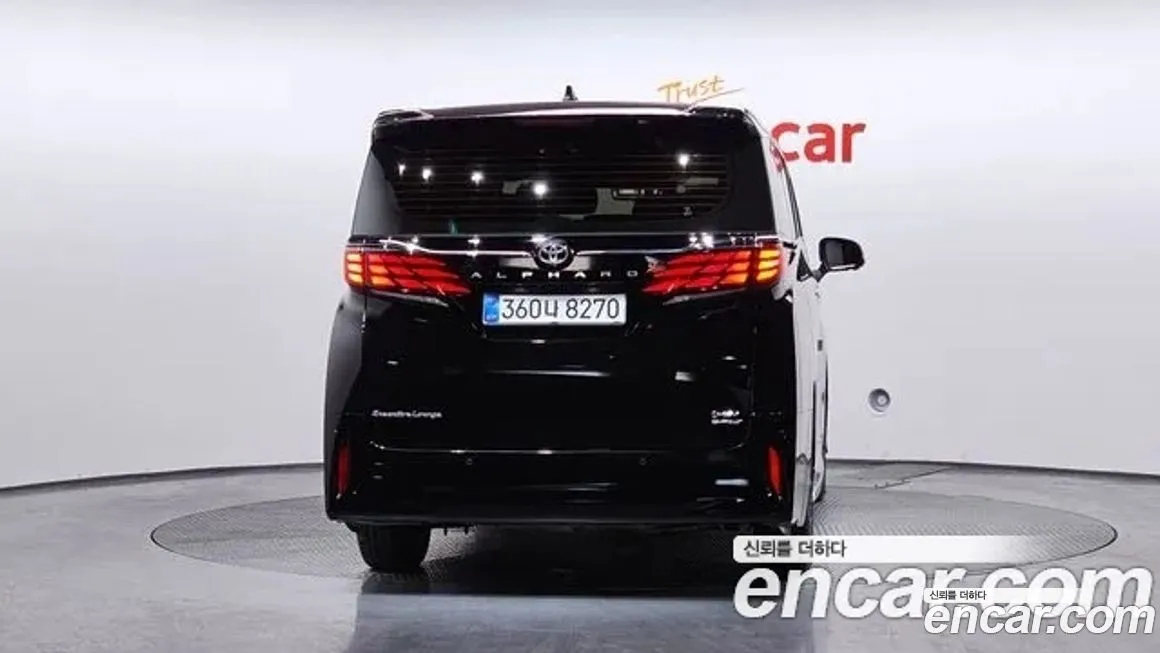 Toyota Alphard — фото 4