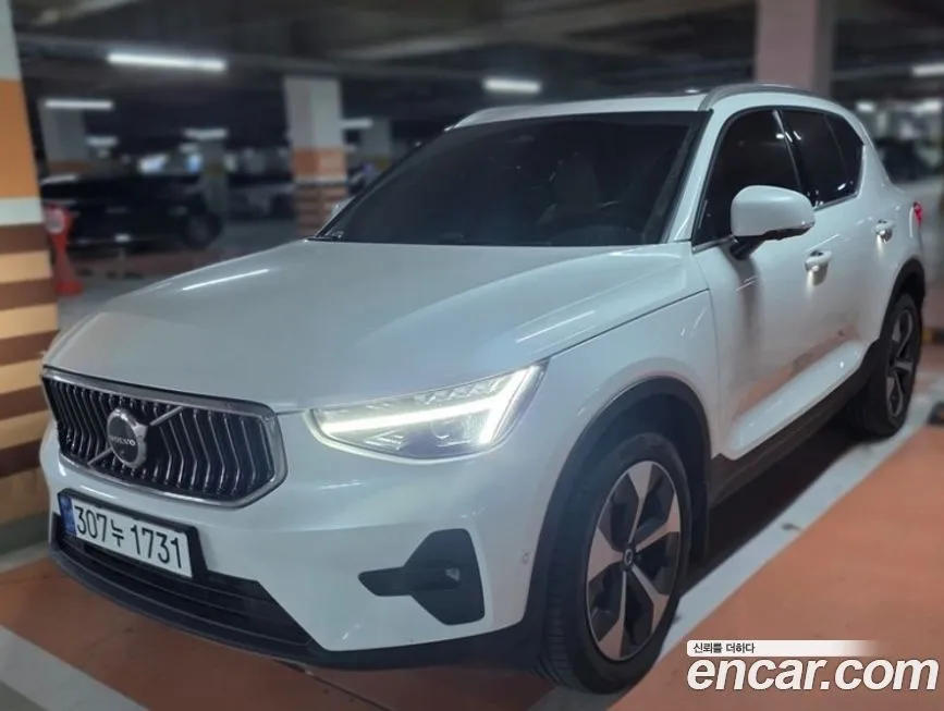 Volvo XC40 — фото 2