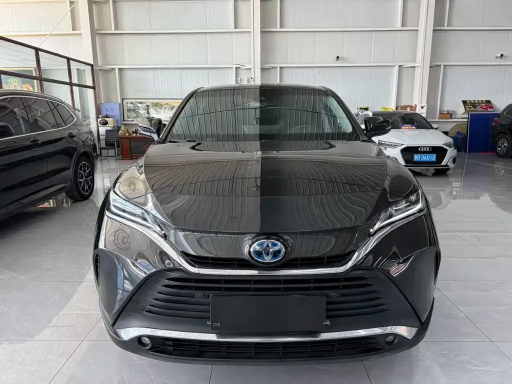 Toyota Harrier — фото 2