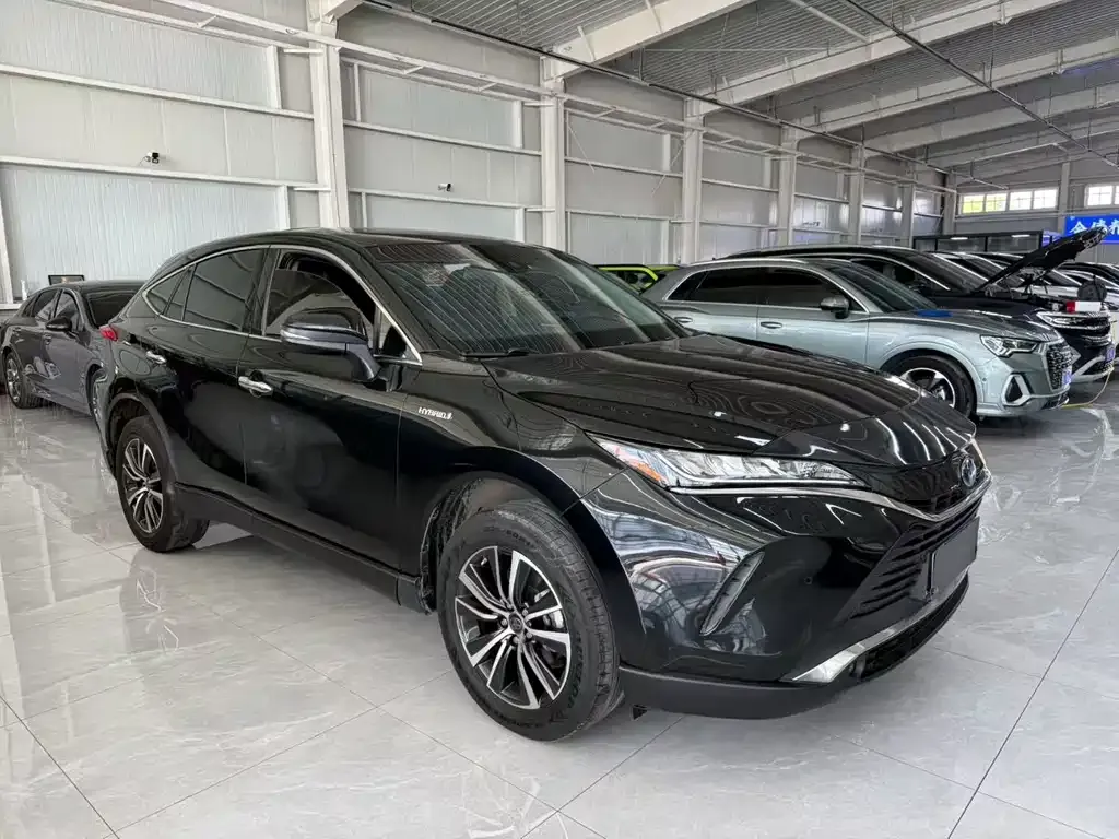 Toyota Harrier — фото 3