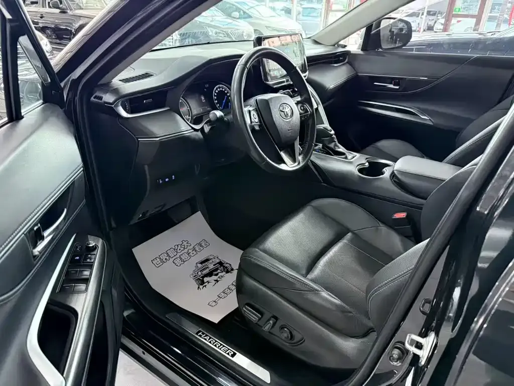 Toyota Harrier — фото 4