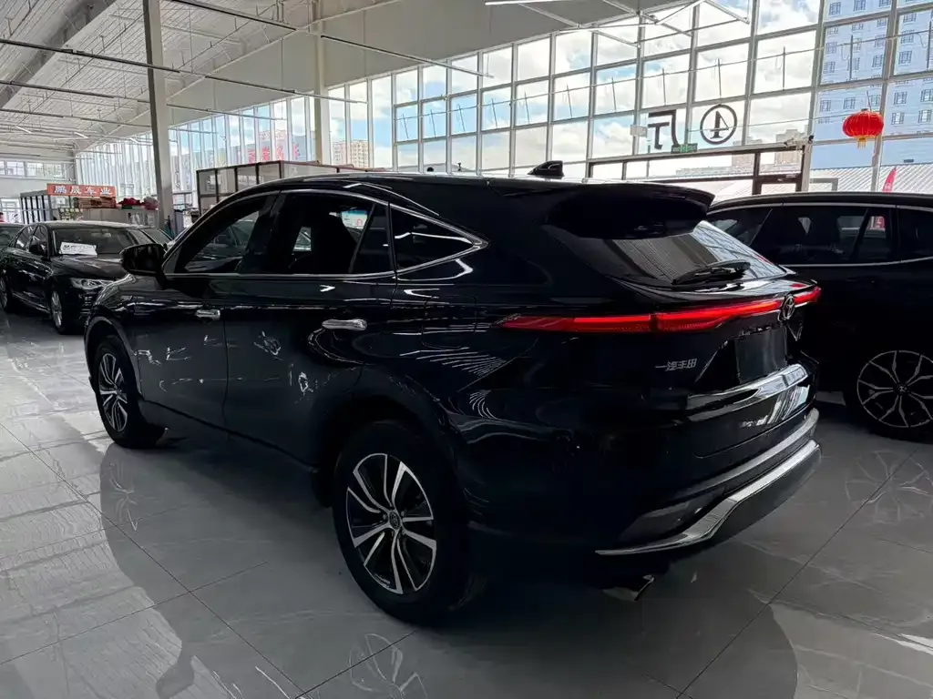 Toyota Harrier — фото 7