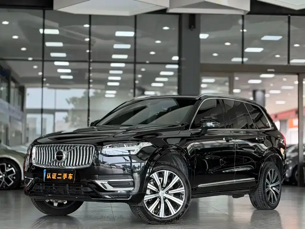 Volvo XC90 — фото 1