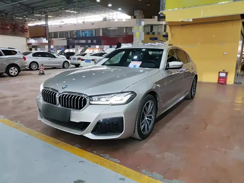 BMW 5 Series New Energy — фото 1