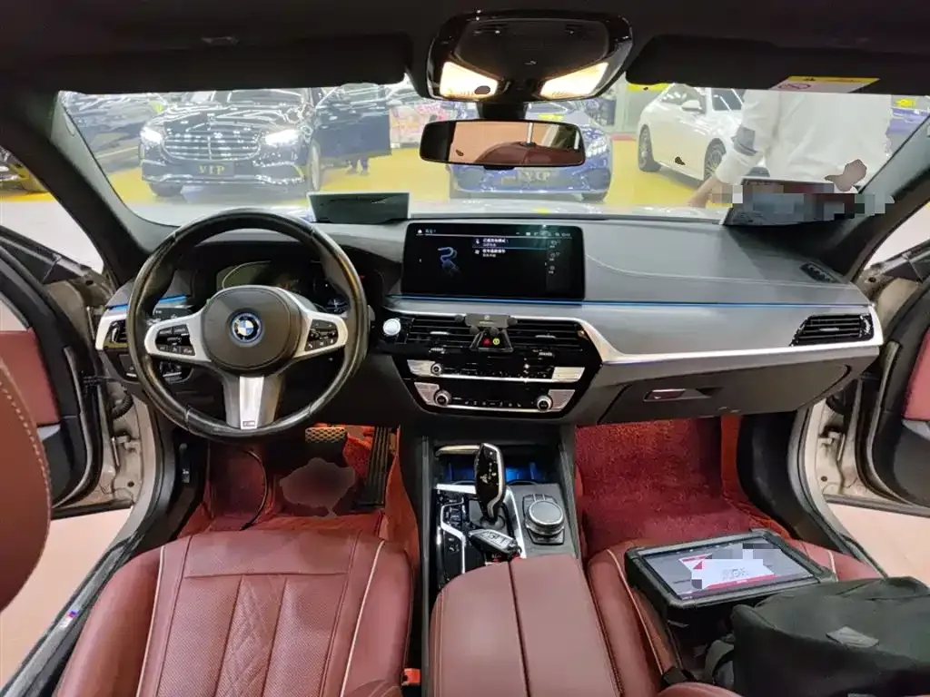 BMW 5 Series New Energy — фото 10