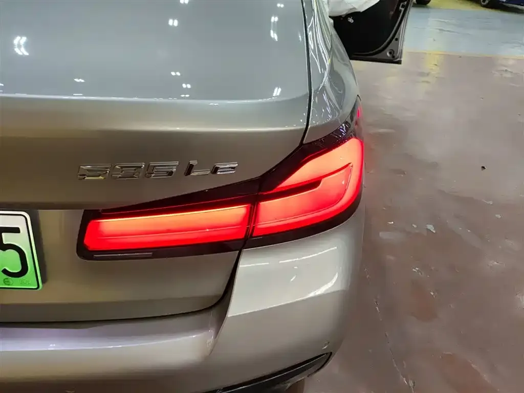 BMW 5 Series New Energy — фото 8