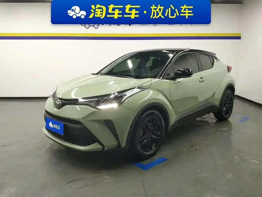 Toyota C-HR — фото 1