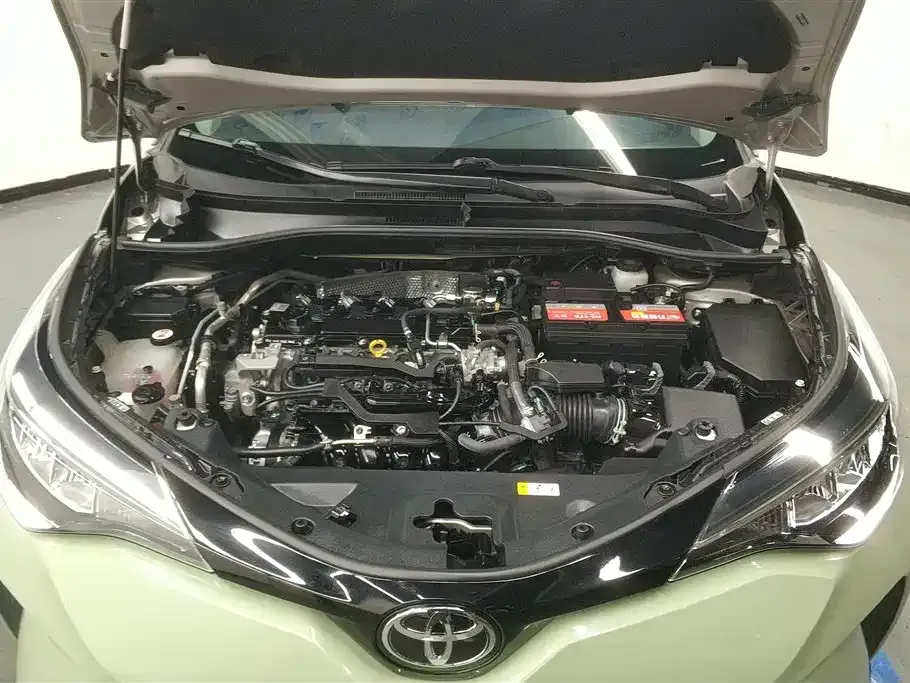 Toyota C-HR — фото 10