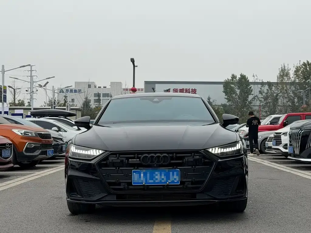 Audi A7L 2023 из CN, фото 2