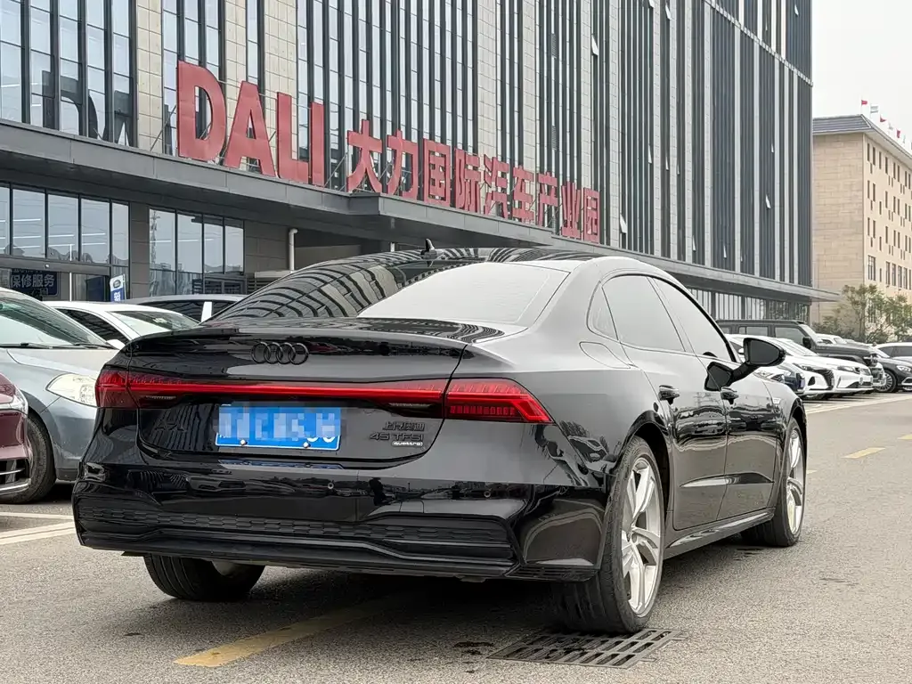 Audi A7L 2023 из CN, фото 4