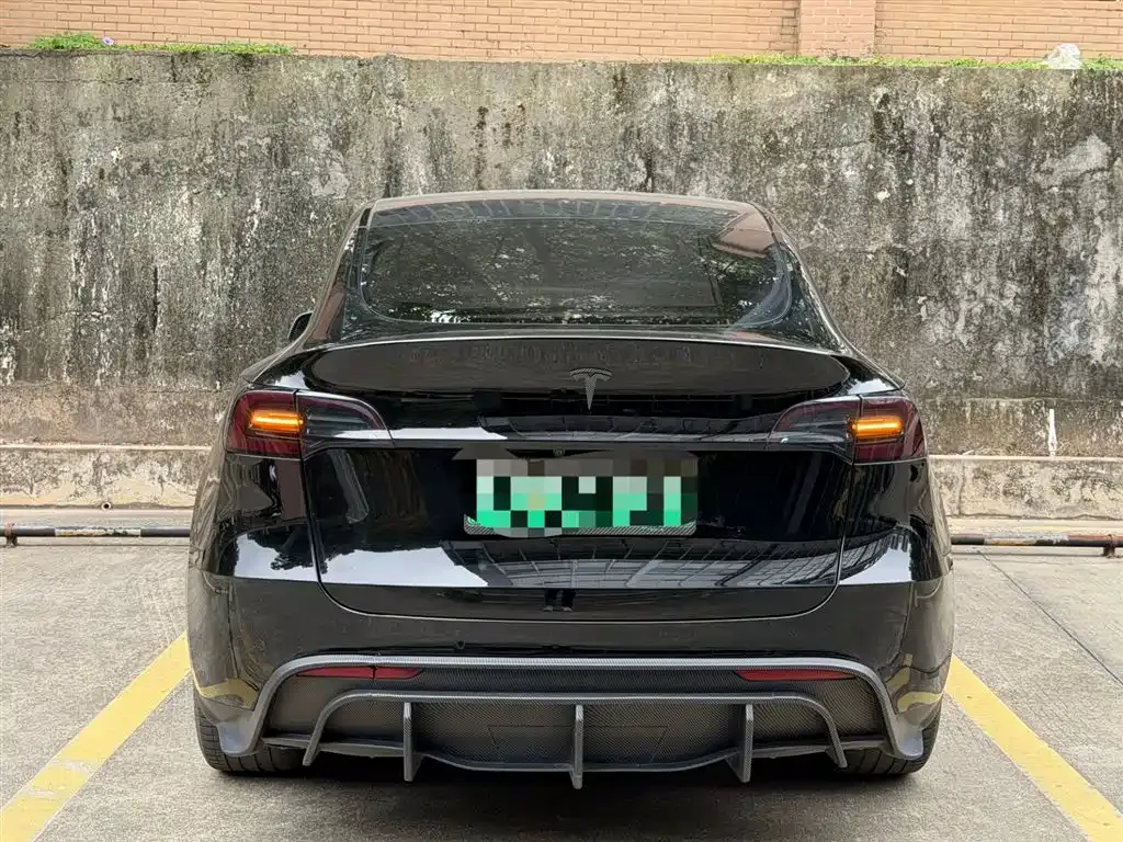 Tesla Model Y — фото 5