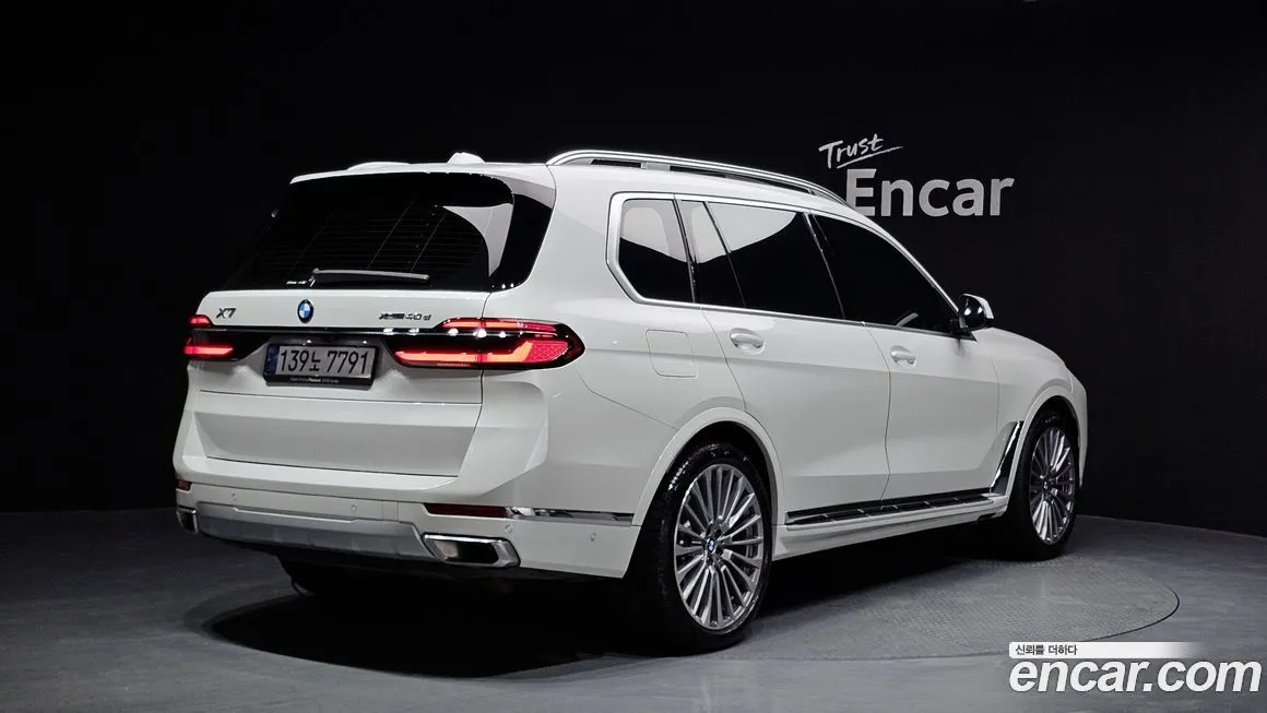 BMW X7 — фото 2