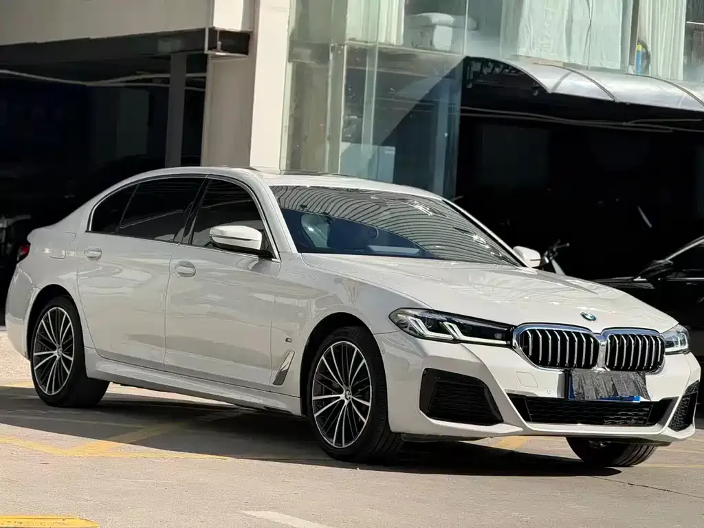 BMW 5 Series — фото 3