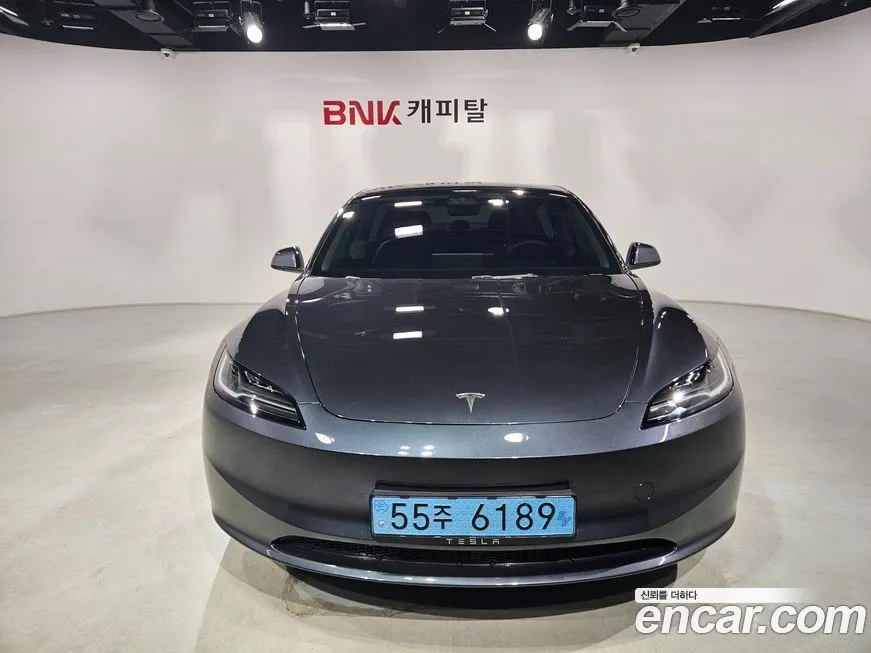 Tesla Model 3 — фото 1