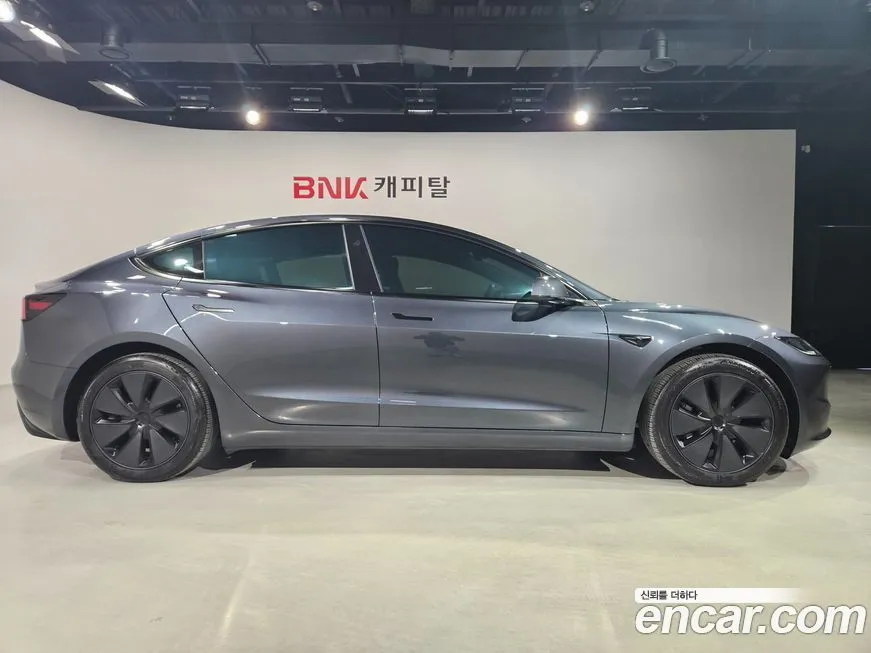 Tesla Model 3 — фото 3