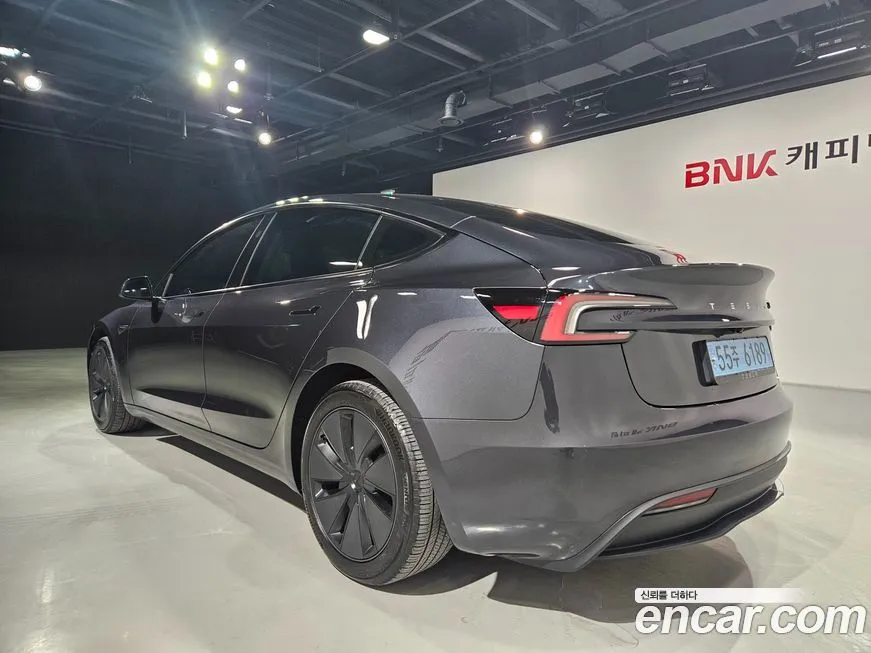 Tesla Model 3 — фото 6