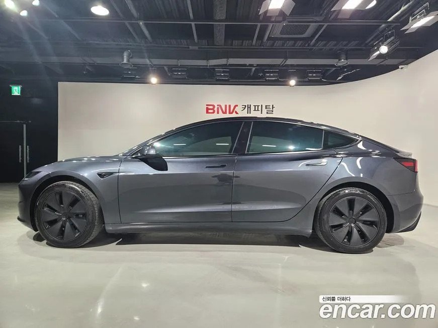 Tesla Model 3 — фото 7