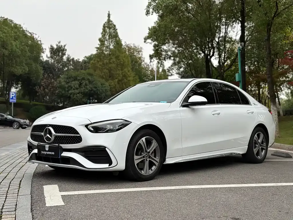 Mercedes-Benz C-Class — фото 1
