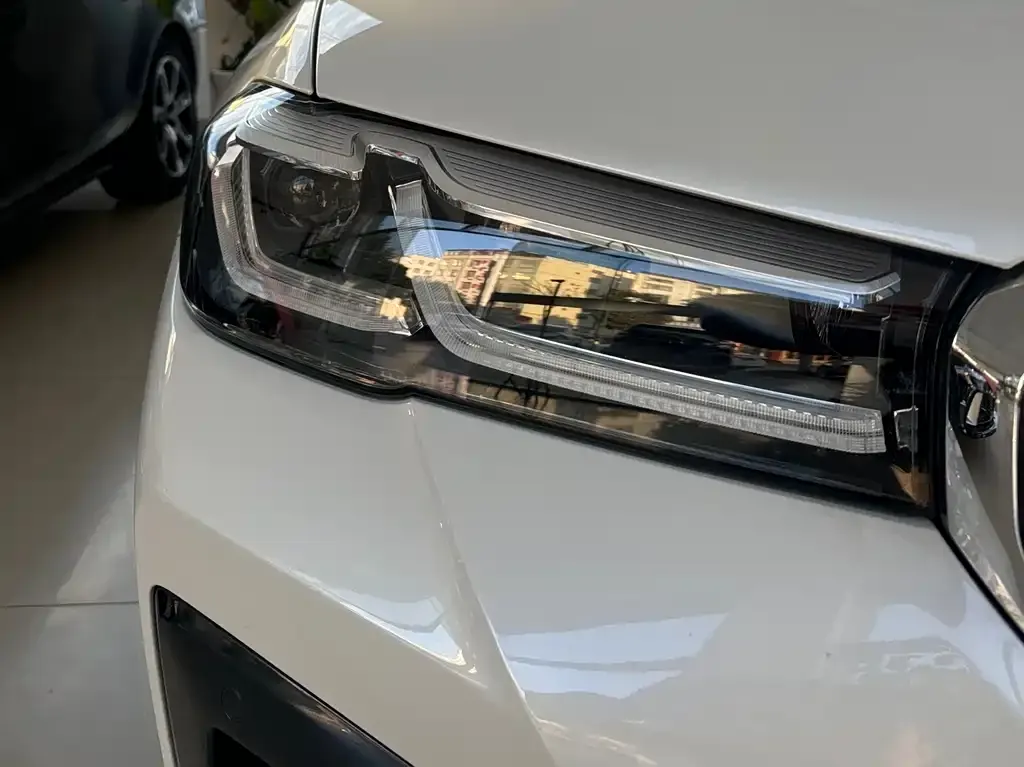 BMW 5 Series — фото 10