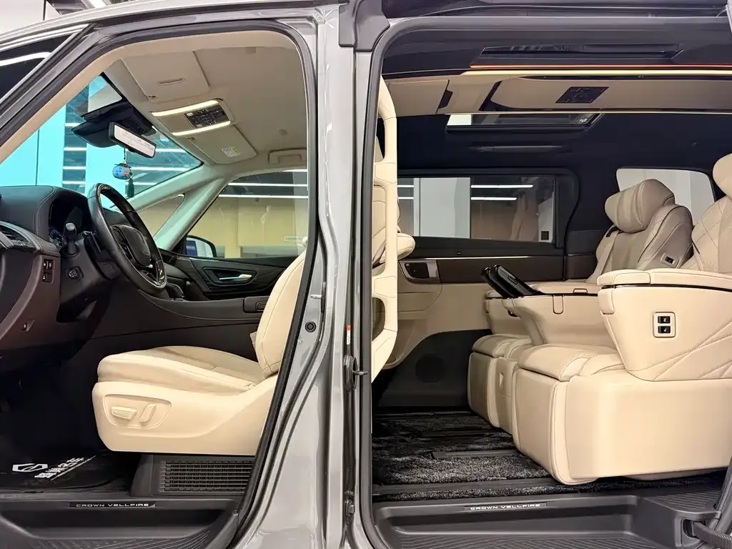 Toyota Vellfire 2023 из CN, фото 4